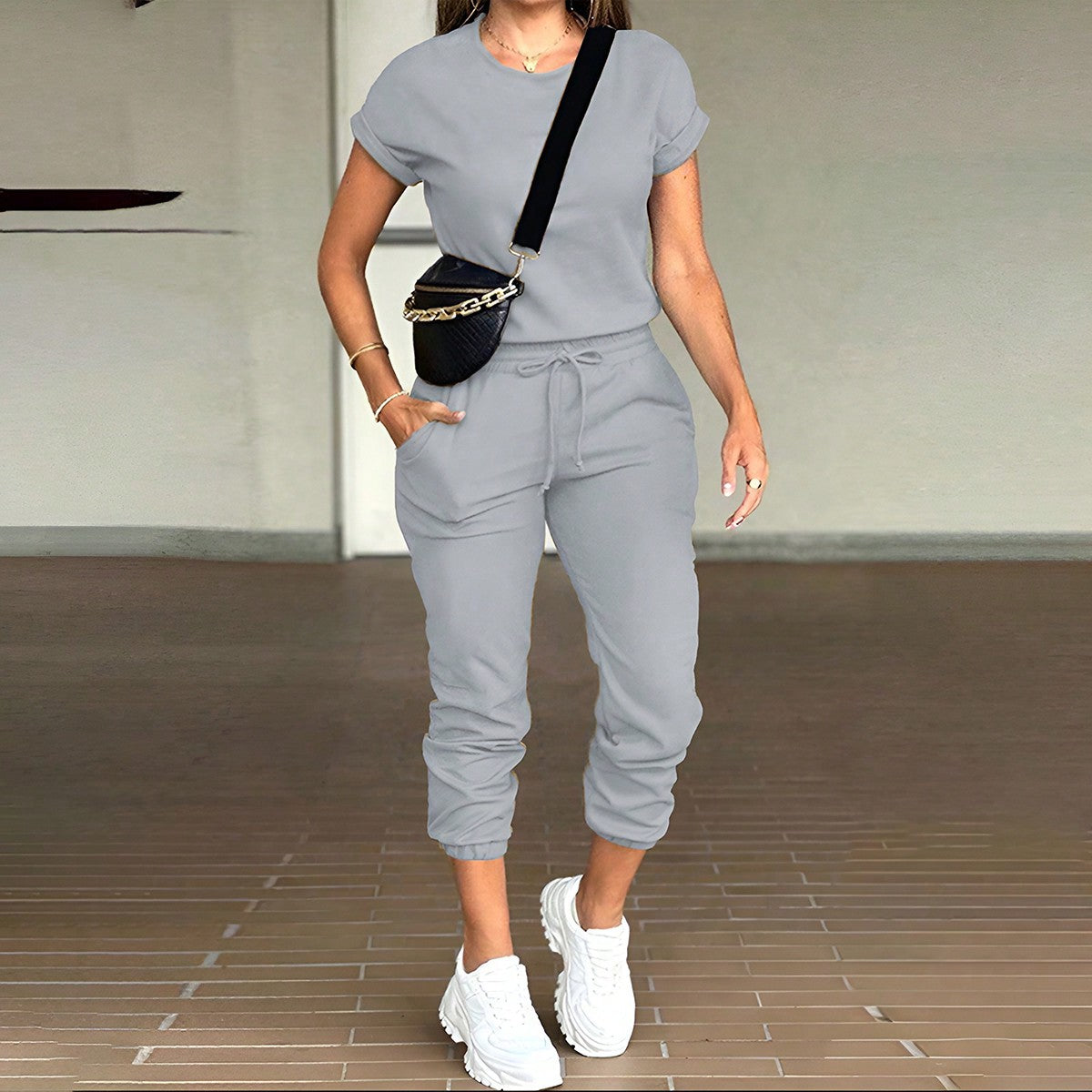 Solid color crew neck top and multi-pocket pants set
