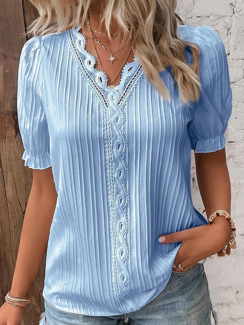 Fashionable hollowed-out short-sleeved shirt