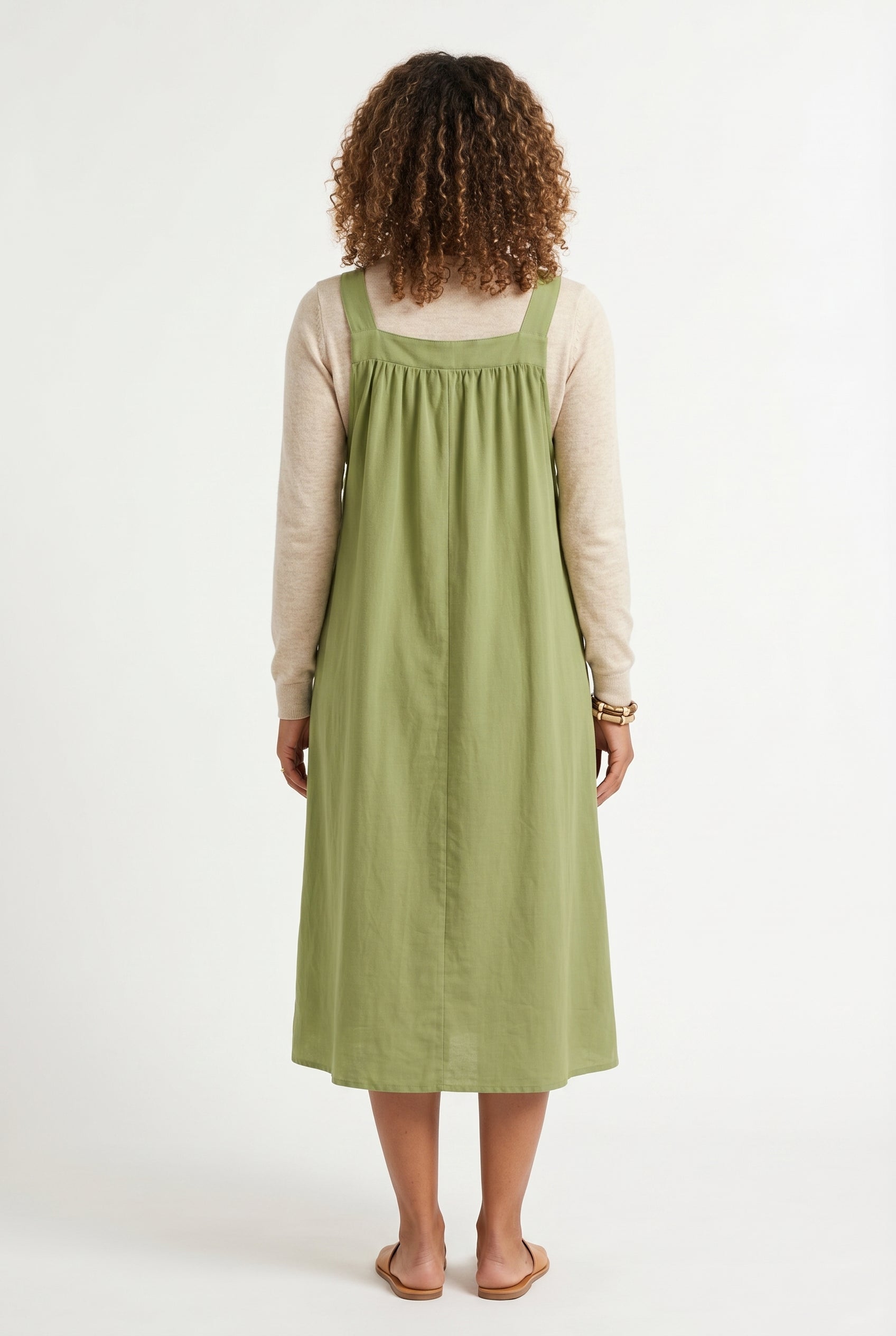 Elara Pinafore