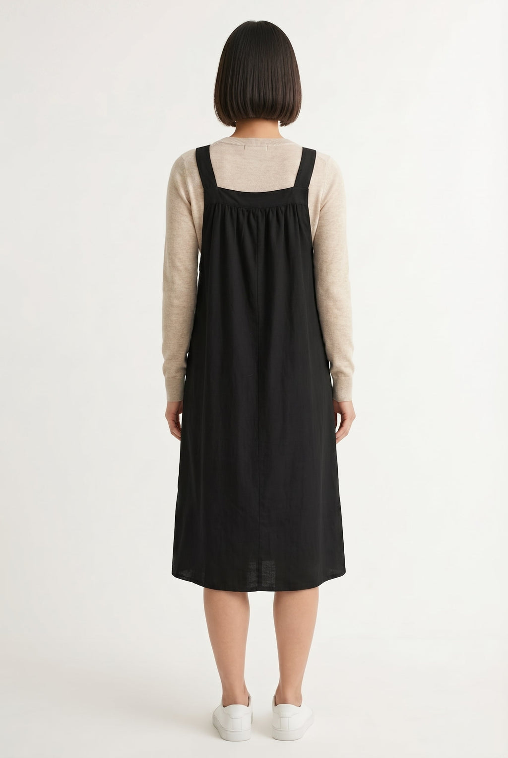 Elara Pinafore