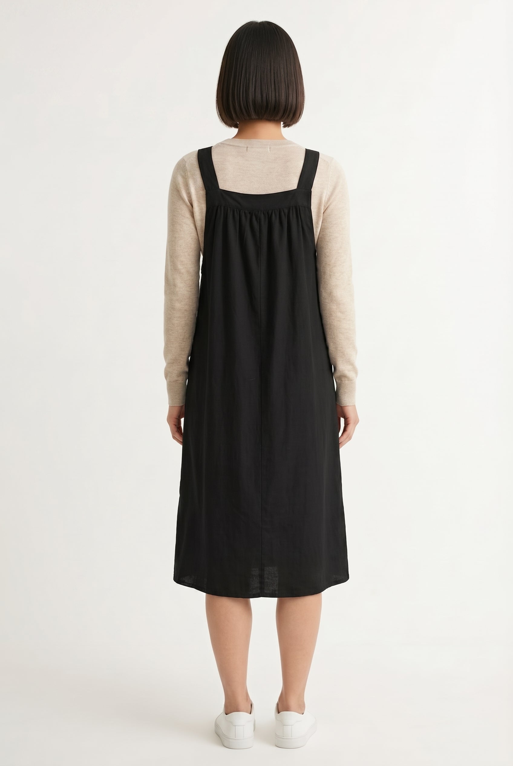 Elara Pinafore