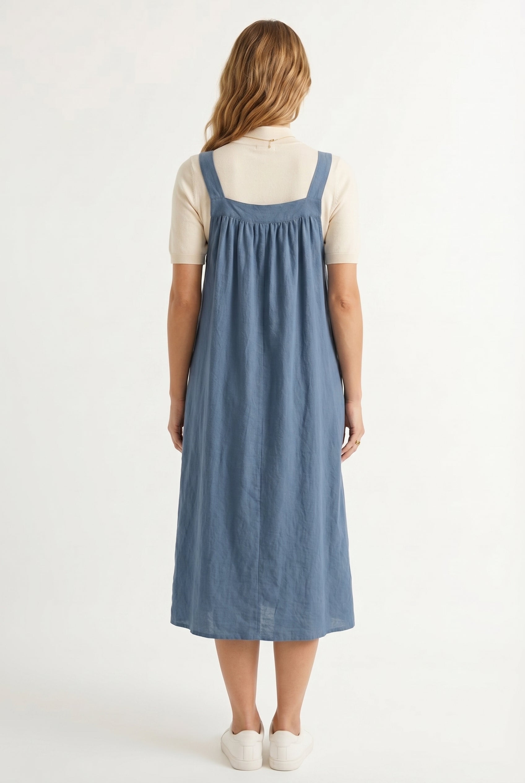 Elara Pinafore
