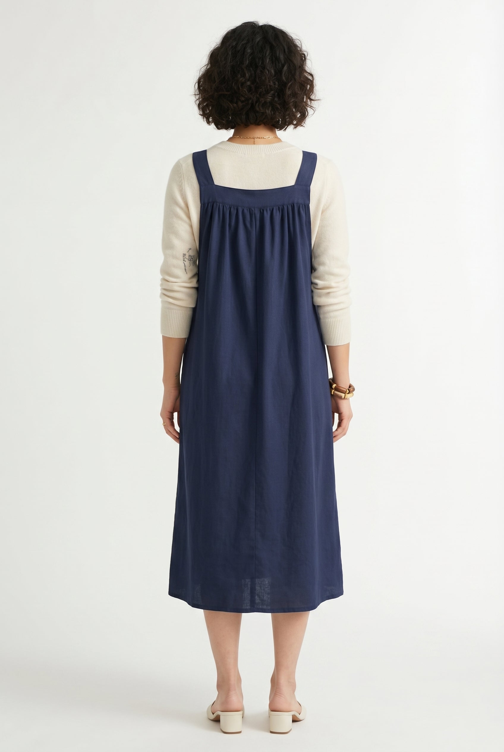 Elara Pinafore