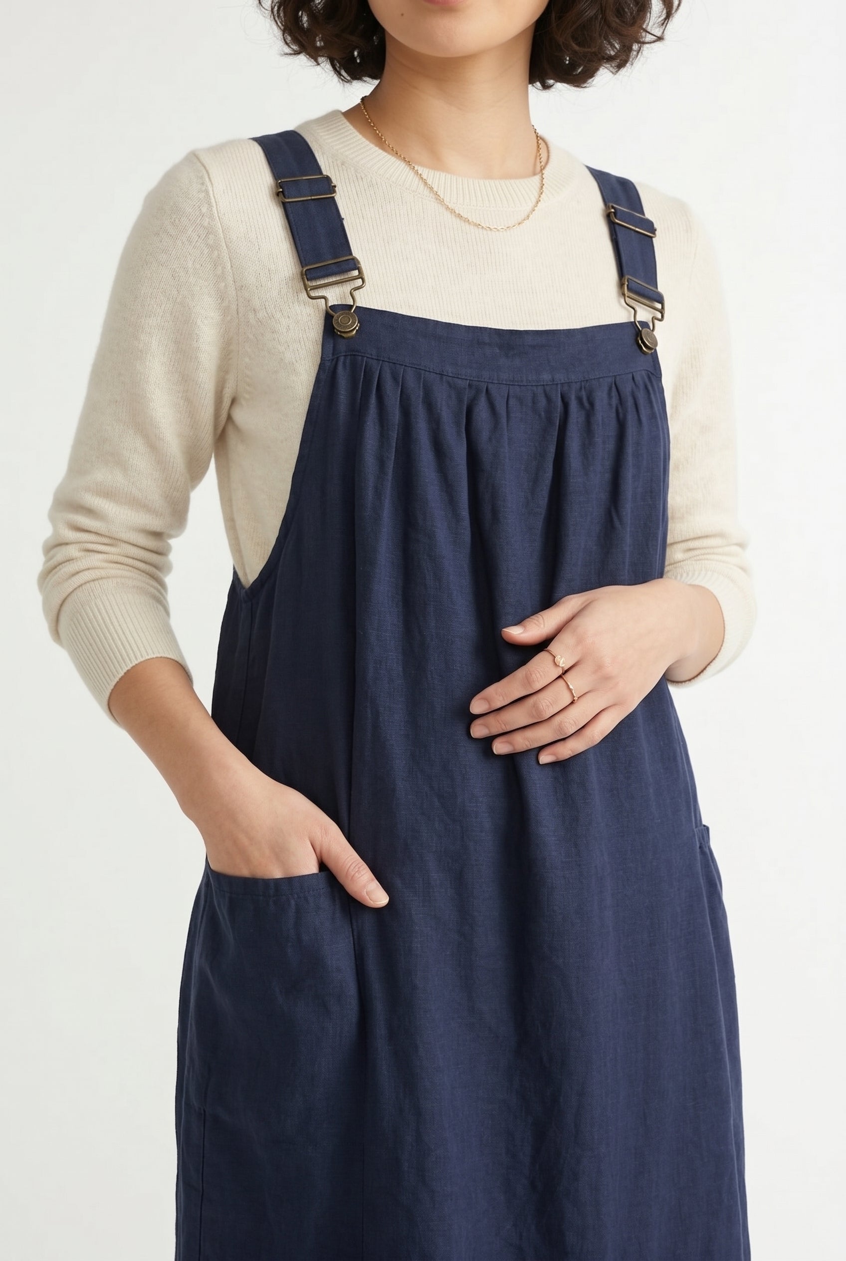 Elara Pinafore