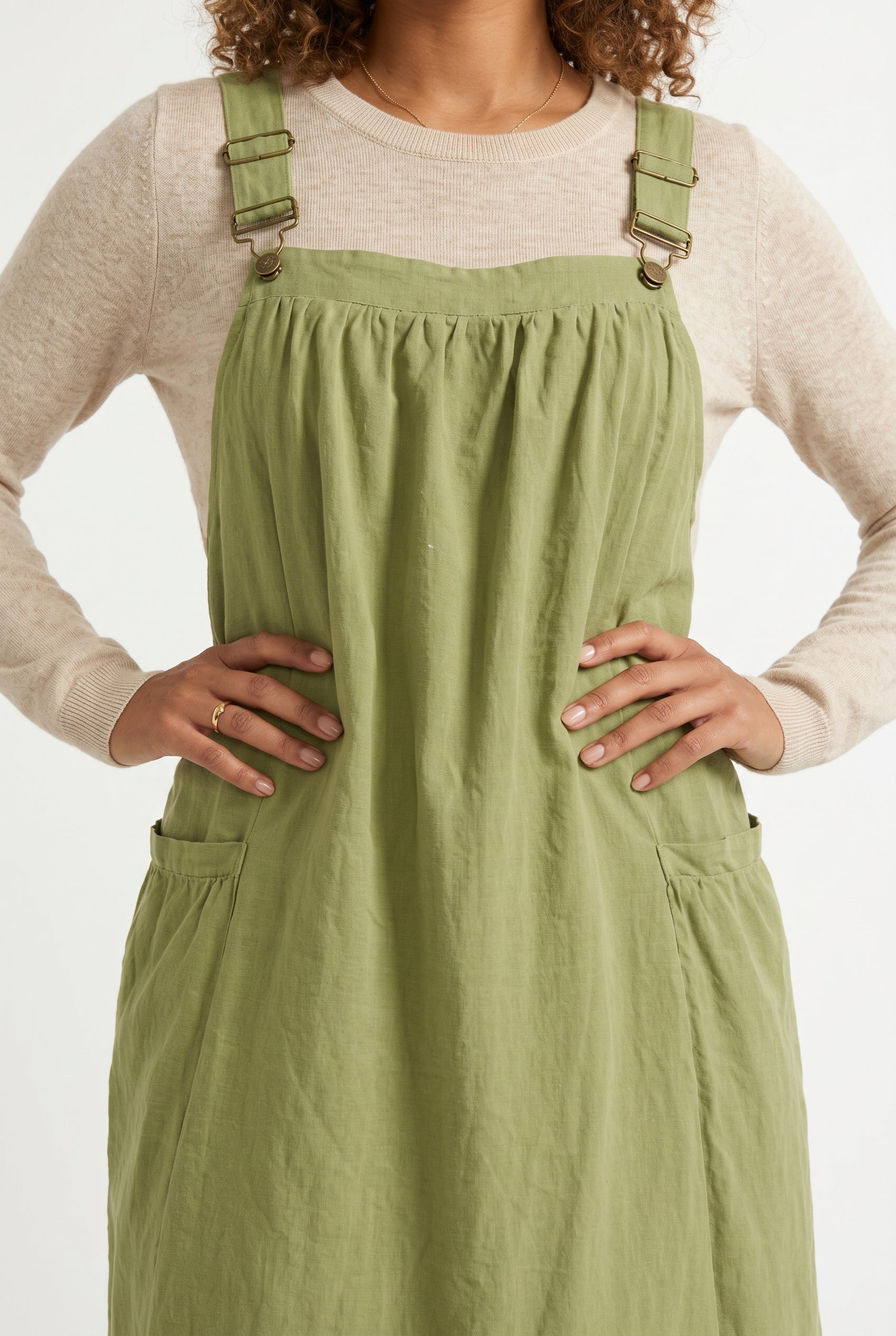Elara Pinafore