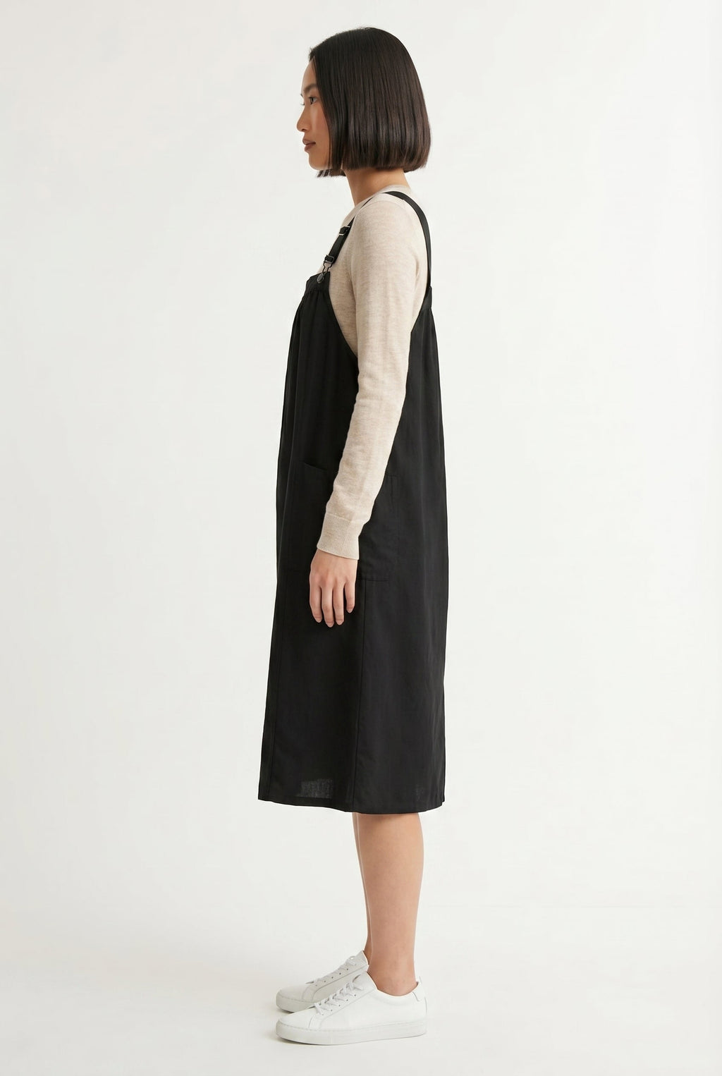 Elara Pinafore