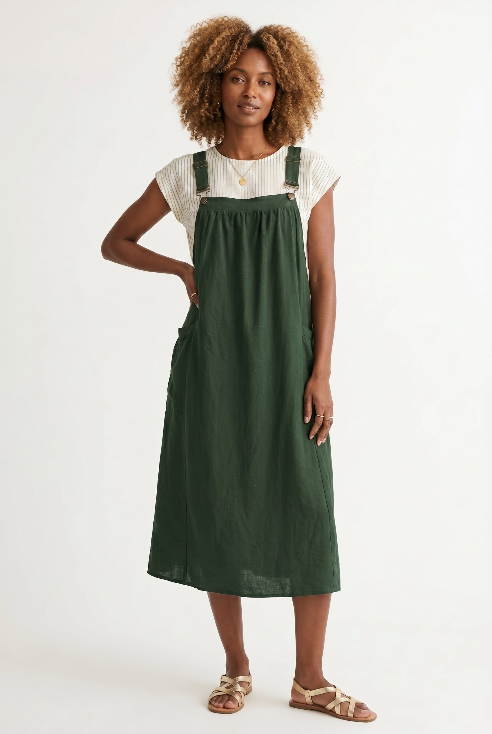 Elara Pinafore