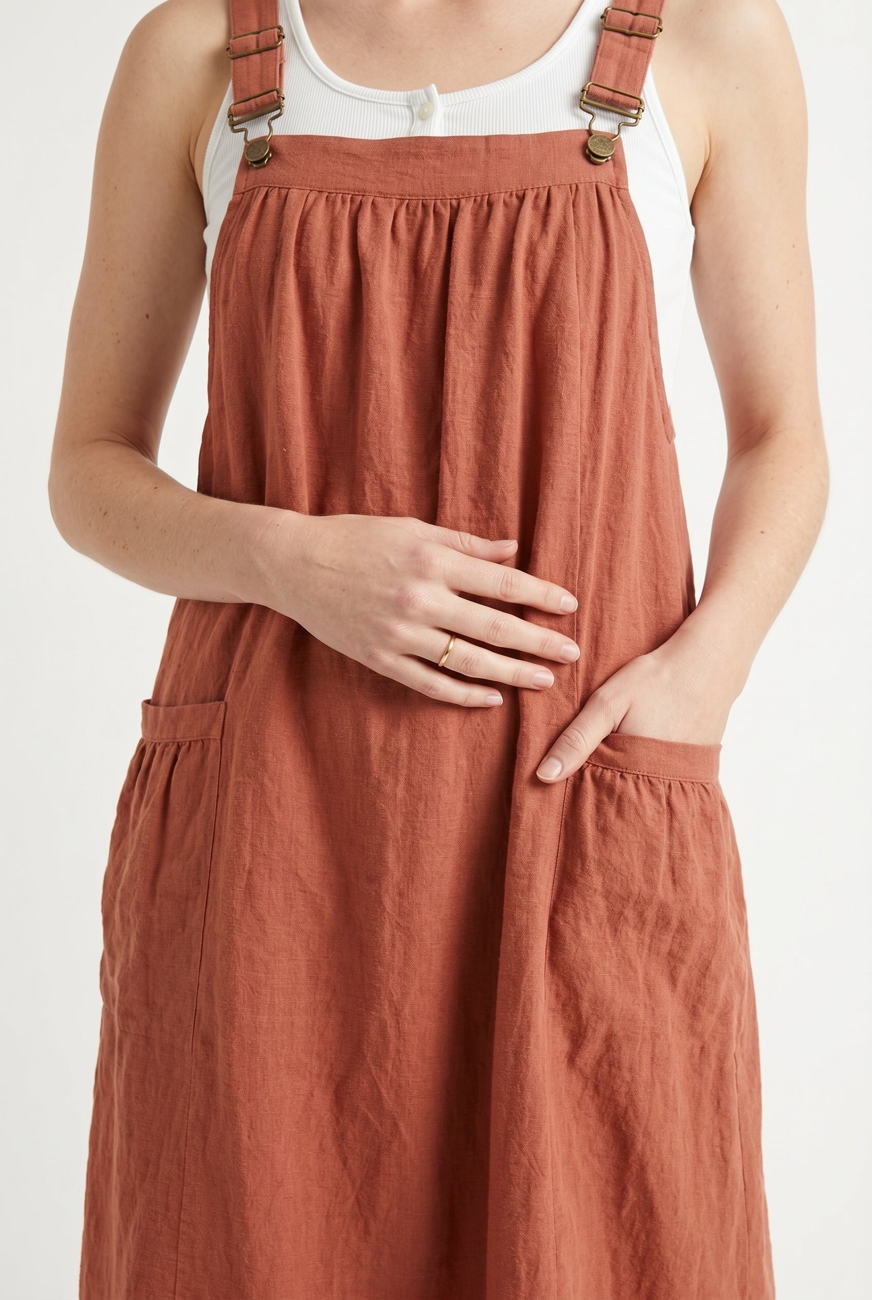 Elara Pinafore