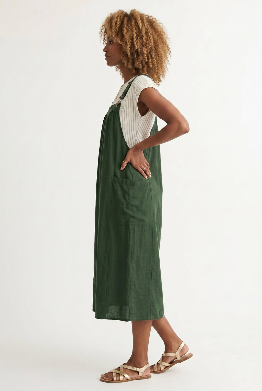 Elara Pinafore