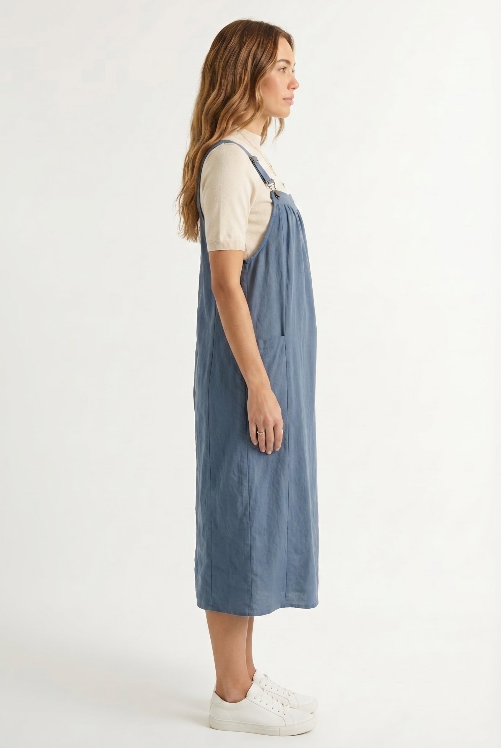 Elara Pinafore