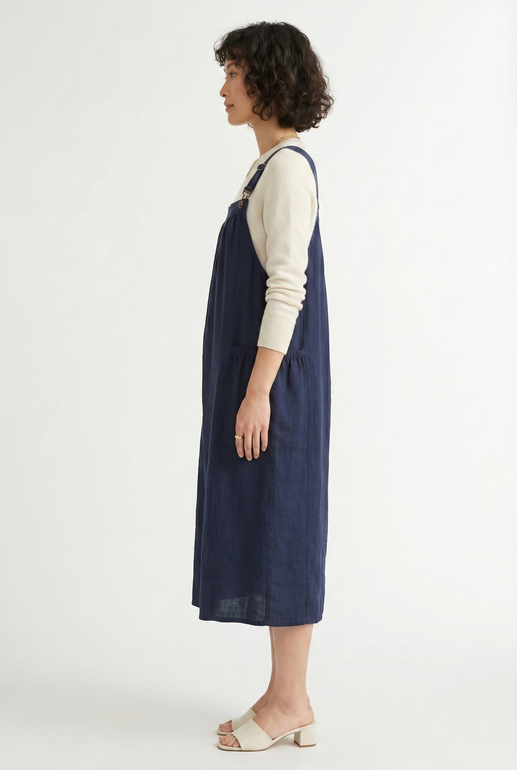 Elara Pinafore