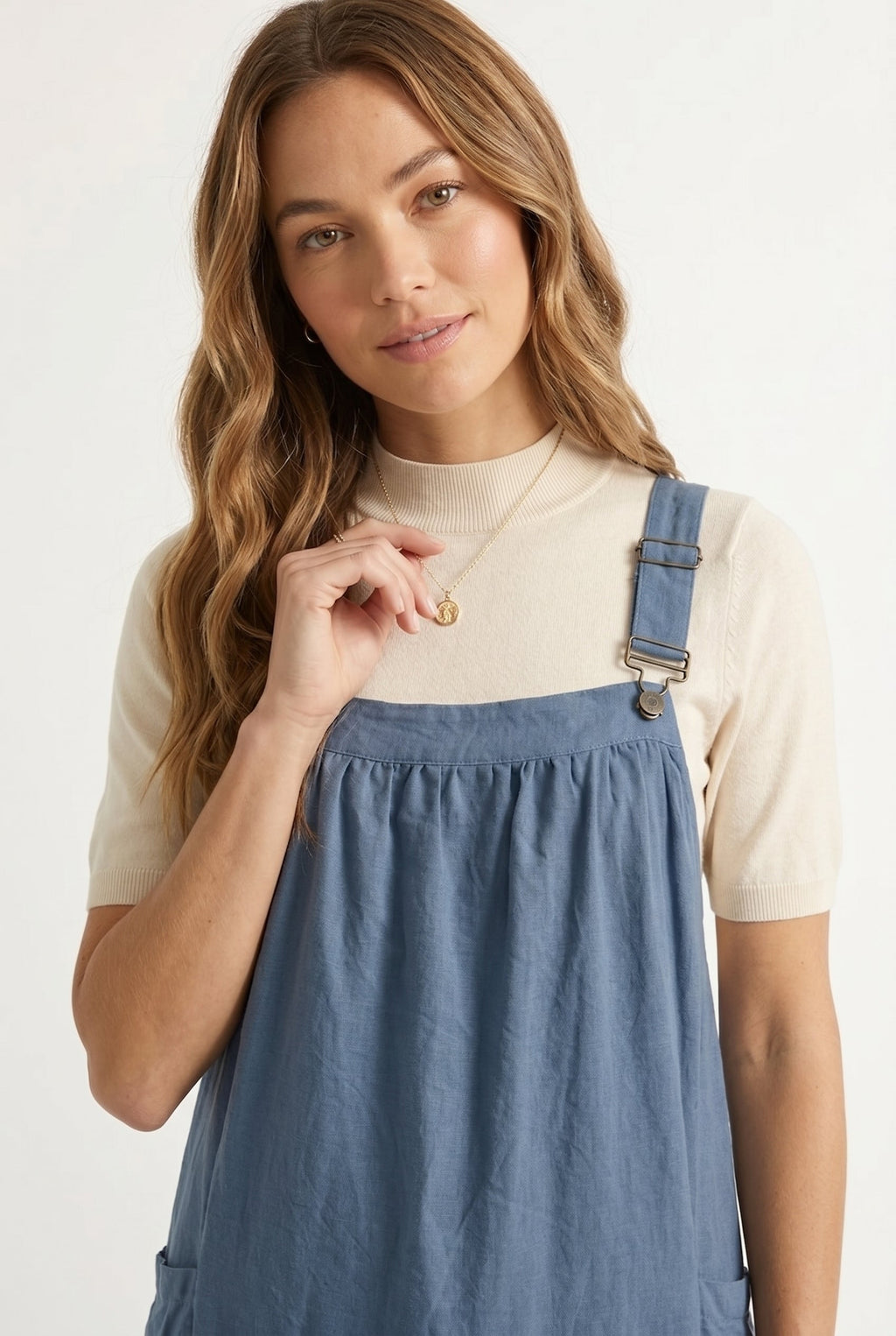 Elara Pinafore